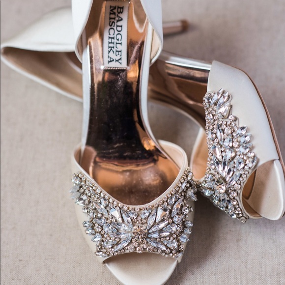 Badgley Mischka Shoes - Badgley Mischka Candance ivory satin pumps size 7